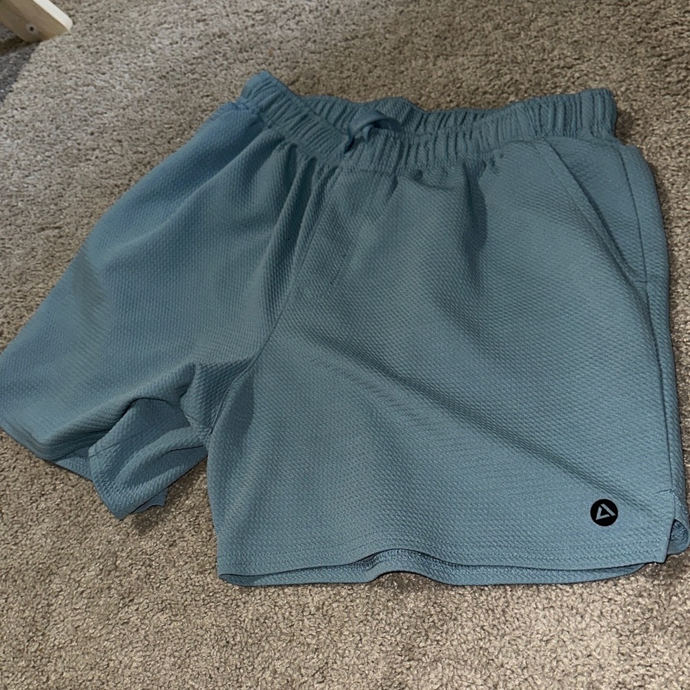 Tec One Performance Shorts in stone blue